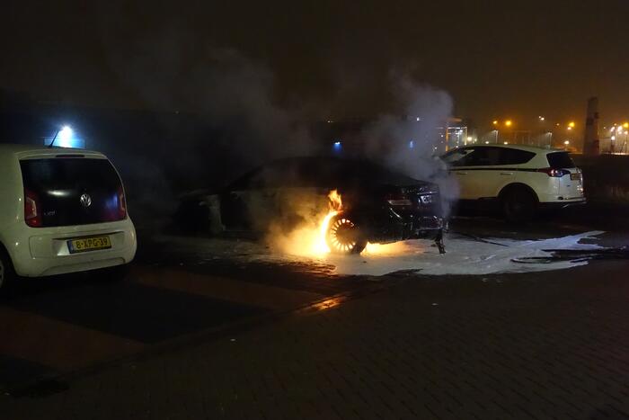 Auto verwoest door brand