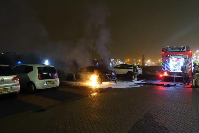 Auto verwoest door brand