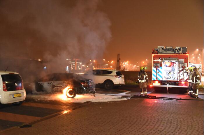 Auto verwoest door brand