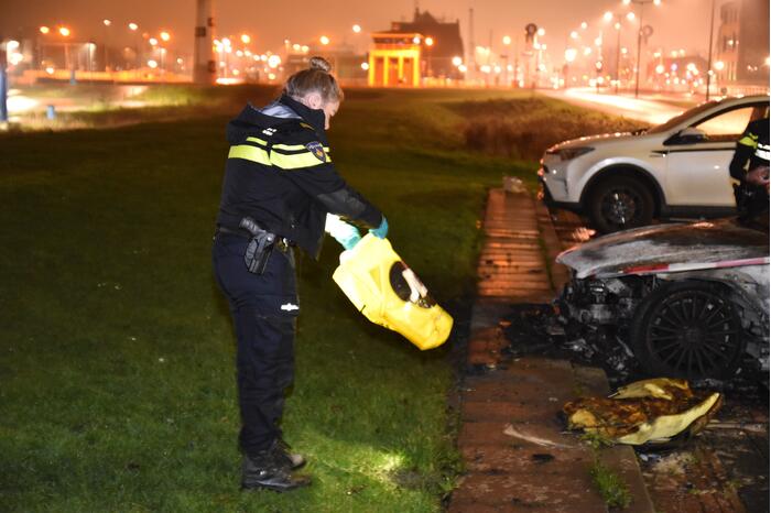 Auto verwoest door brand