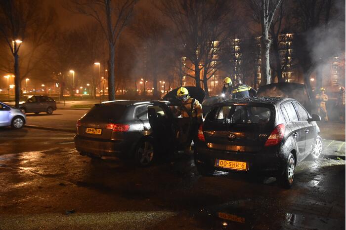 Auto volledig uitgebrand op parkeerplaats