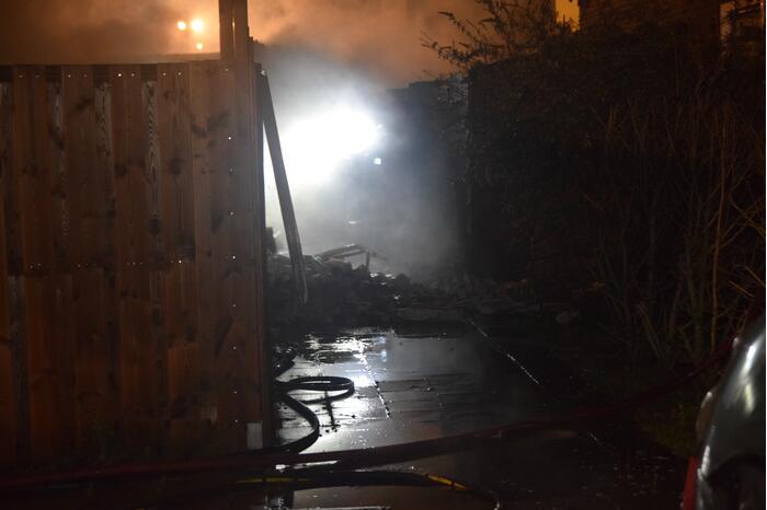 Flinke brand in schuur na explosie