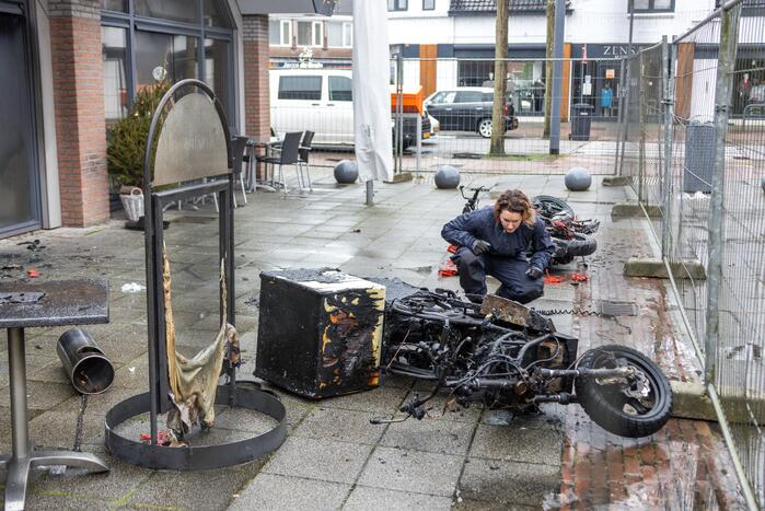 Recherche en brandweer doen onderzoek bij Kwalitaria Délifrance