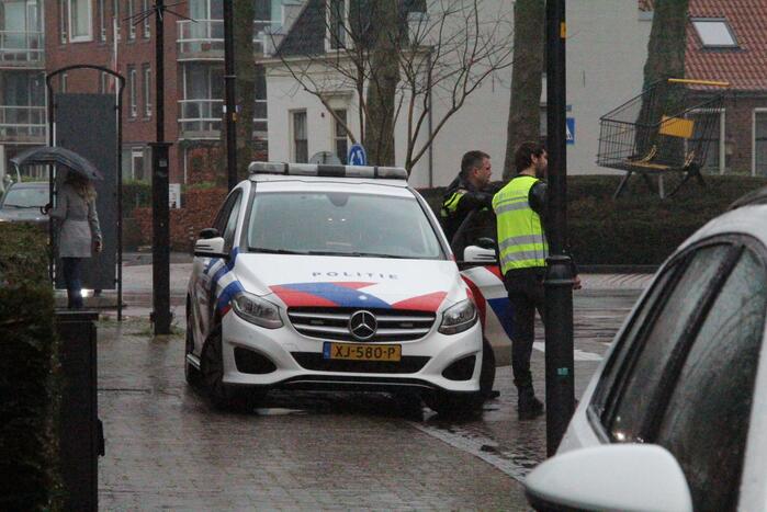 Onderzoek naar verdacht pakketje in parkeergarage