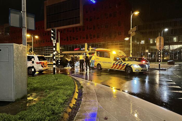 Man gewond bij aanrijding met auto