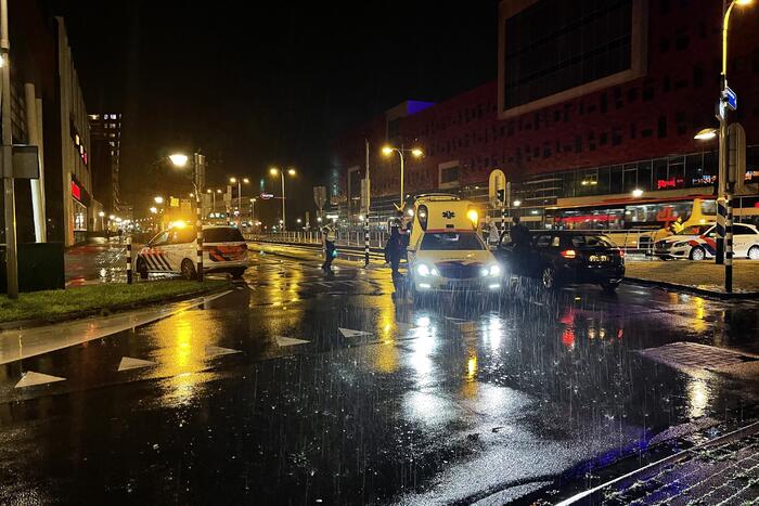 Man gewond bij aanrijding met auto