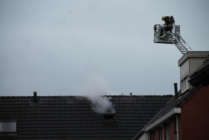 Flinke brand op zolder van woning