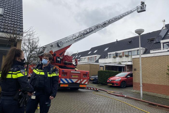 Flinke brand op zolder van woning
