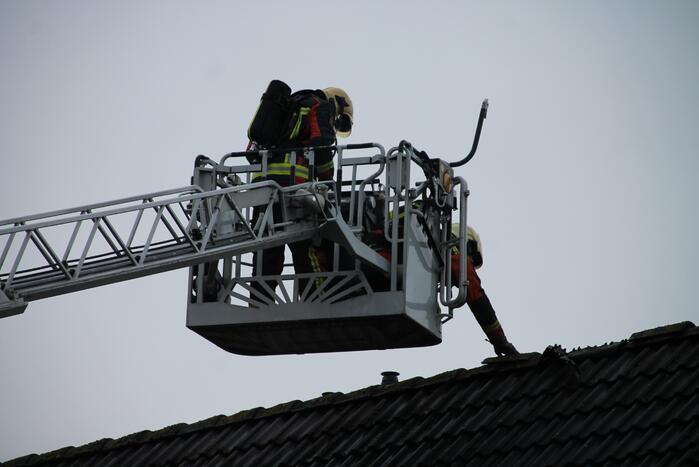 Flinke brand op zolder van woning