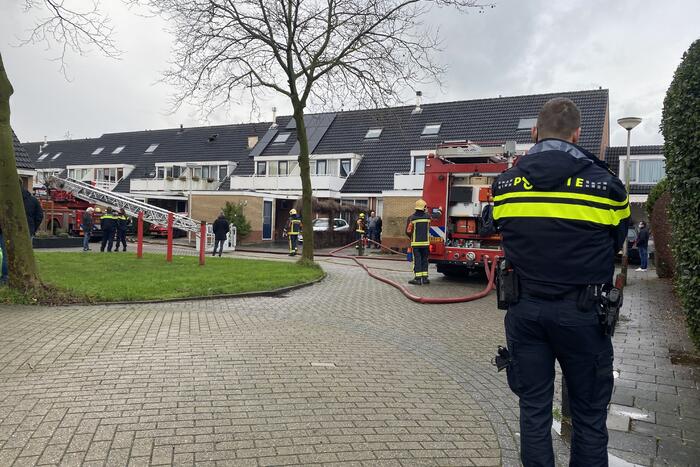 Flinke brand op zolder van woning