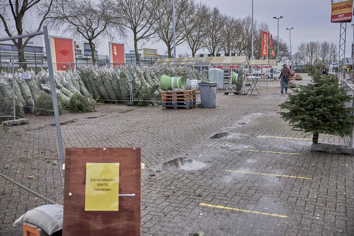 Op de valreep een kerstboom scoren