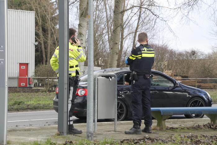 Bushok sneuveld na botsing tussen twee auto's