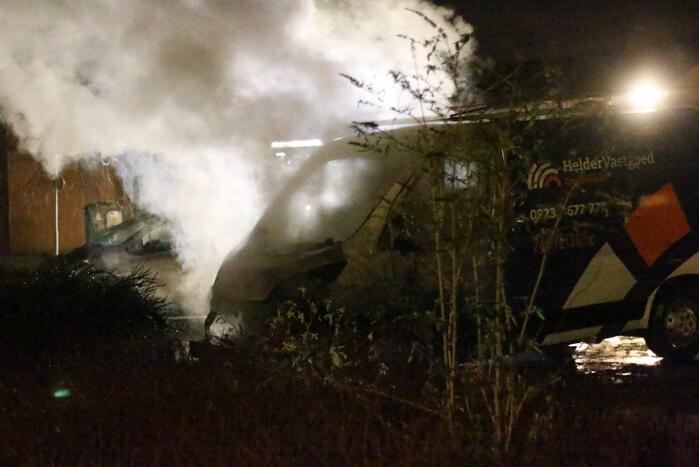 Bestelbus Gaat in vlammen op