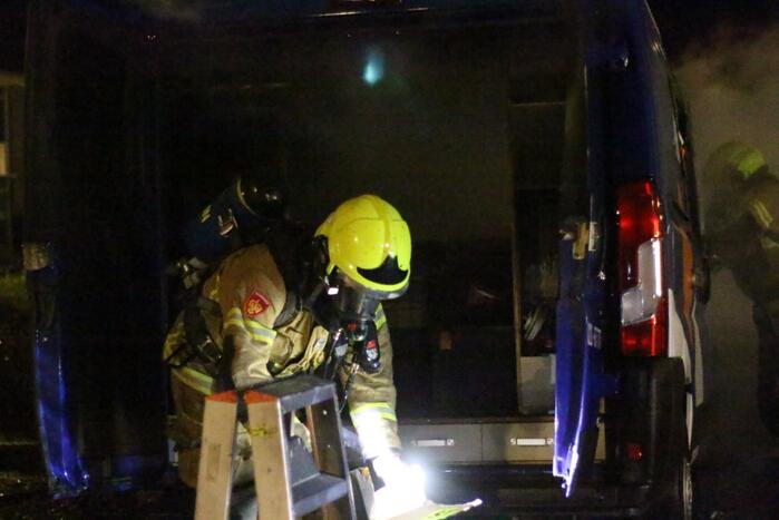 Bestelbus Gaat in vlammen op