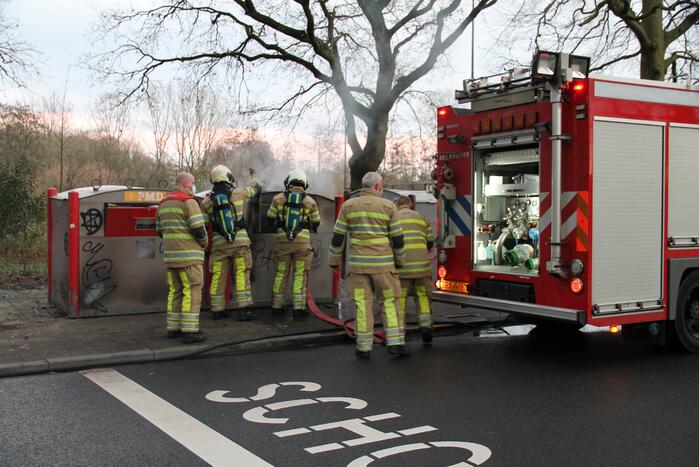 Fikse brand in plastic container