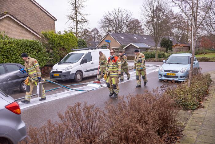 Meerdere straten bevuild met onbekende vloeistof