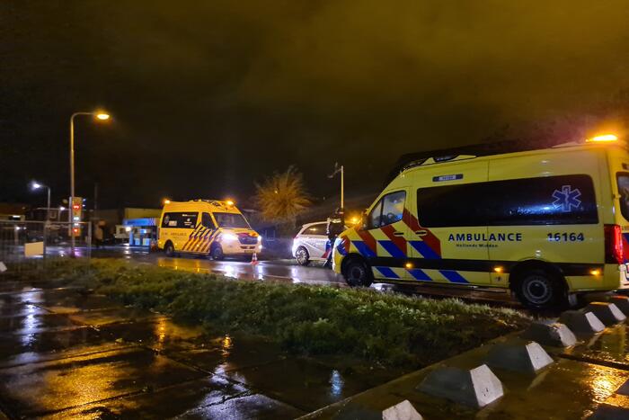 Omstanders redden fietser uit water