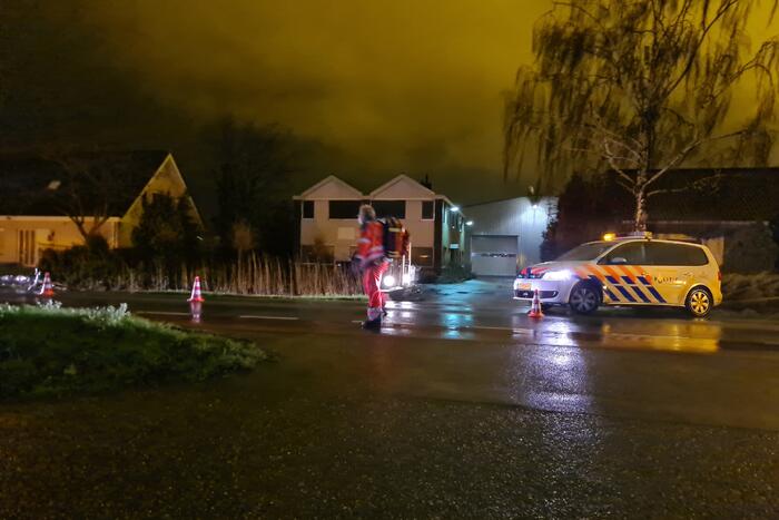 Omstanders redden fietser uit water