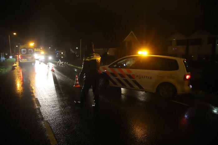 Omstanders redden fietser uit water