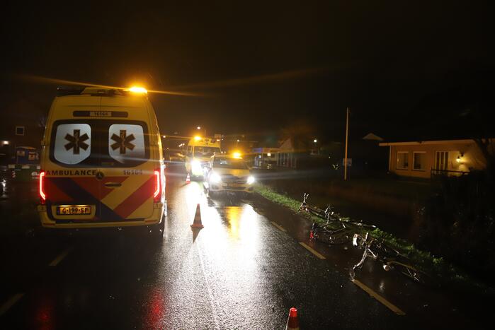 Omstanders redden fietser uit water