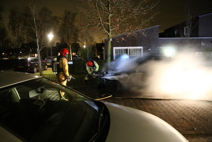 Veel rook bij autobrand