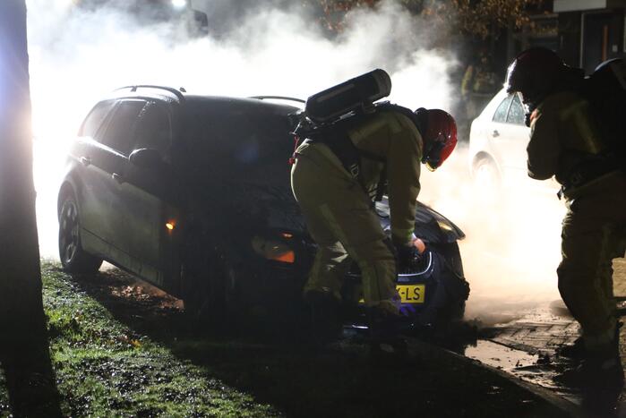 Veel rook bij autobrand