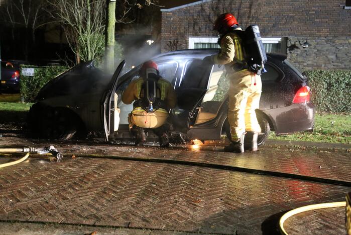 Veel rook bij autobrand
