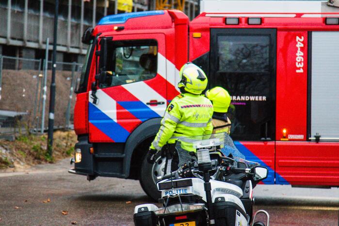 Groot gebied afgesloten door rondvliegend puin