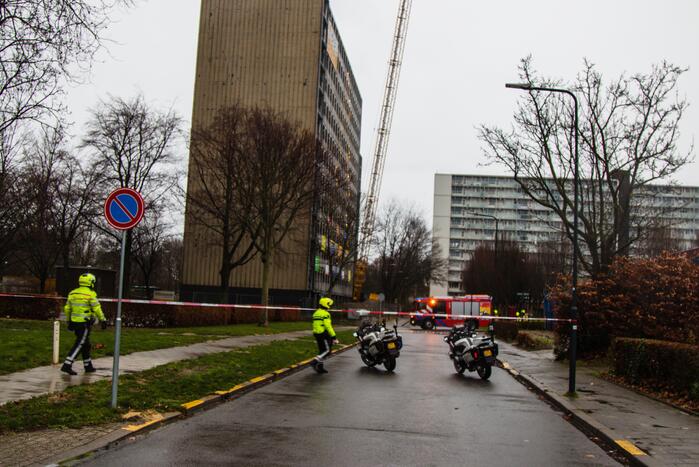 Groot gebied afgesloten door rondvliegend puin