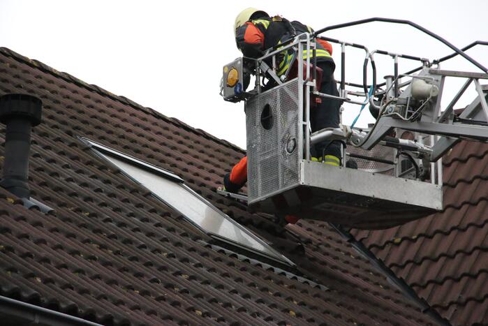 Dakpannen woning losgewaaid