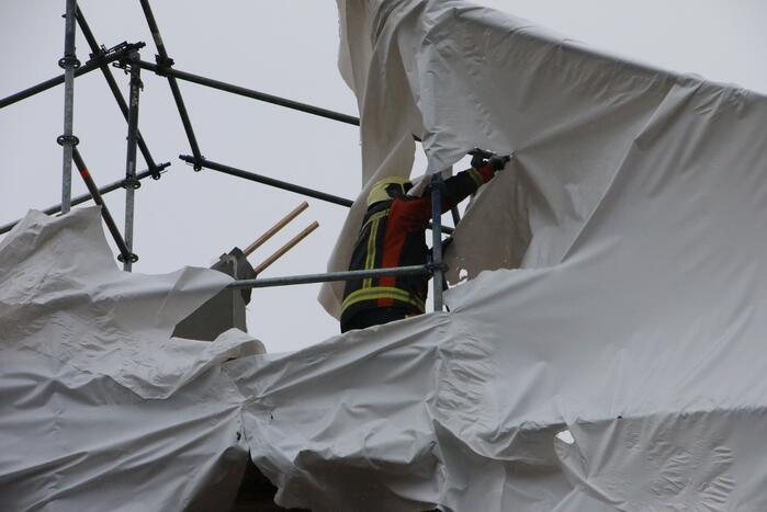 Zeil losgeraakt door storm Bella