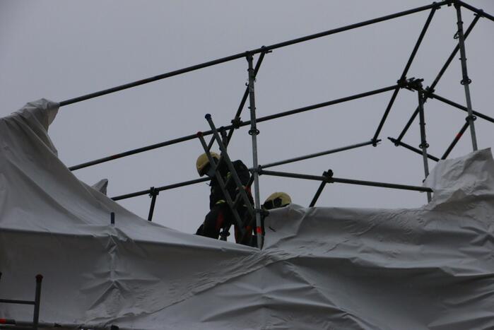 Zeil losgeraakt door storm Bella