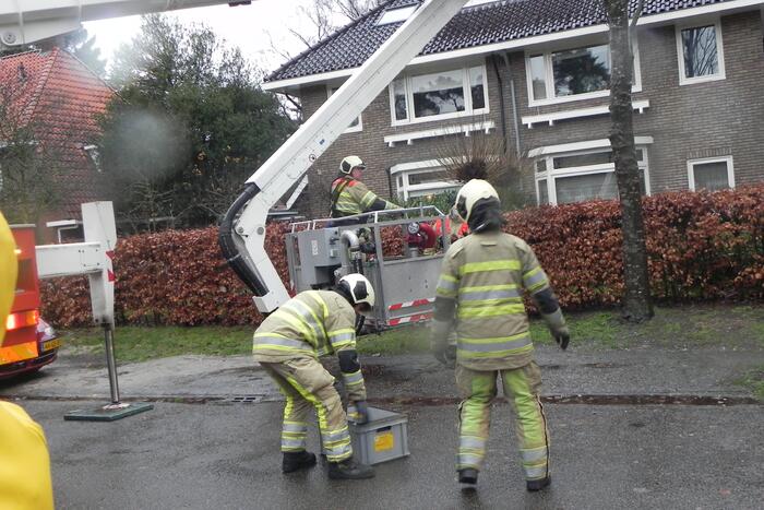 Dakkapel losgeschoten door de wind