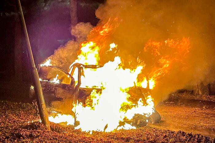 Auto met lachgas in brand bij ongeval