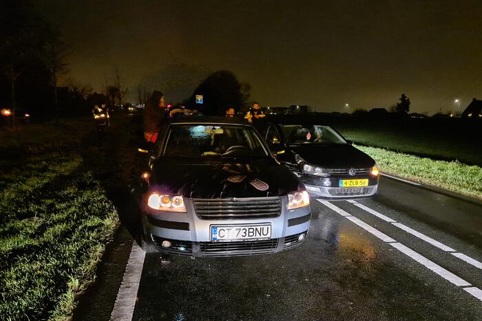 Schade na botsing tussen twee voertuigen