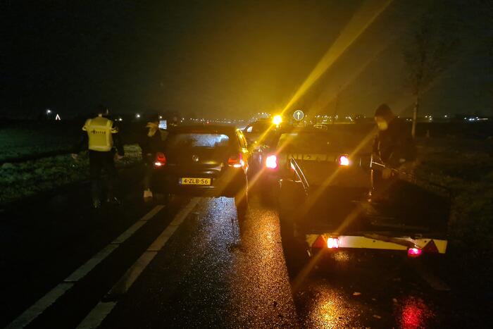 Schade na botsing tussen twee voertuigen