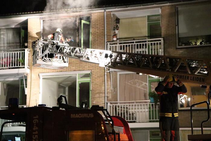 Flinke uitslaande brand in woning