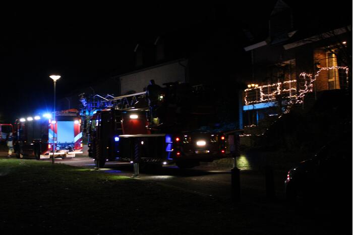 Brand in schoorsteen van woning