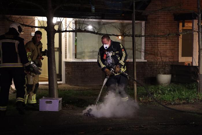 Brand in schoorsteen van woning