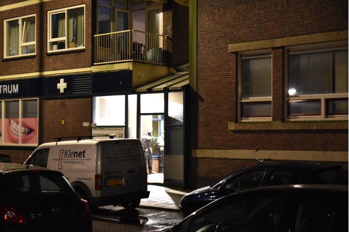 Arrestatieteam doet inval in woning