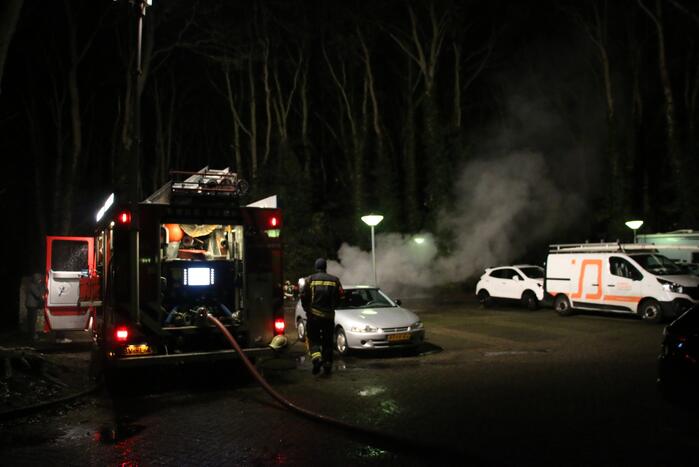 Auto compleet verwoest door brand