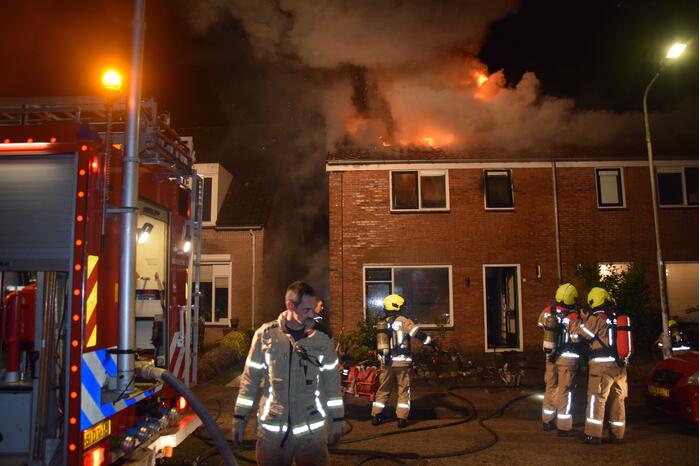 Persoon overleden bij uitslaande woningbrand
