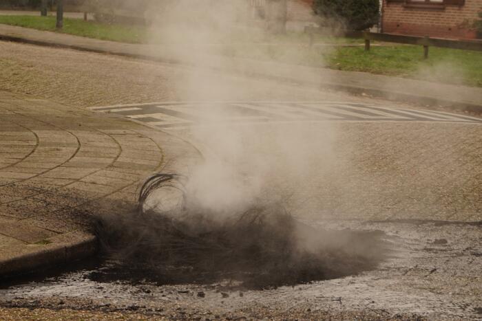 Veel rook bij buitenbrand