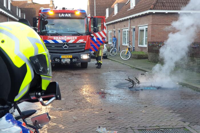 Kerstboom in brand gestoken