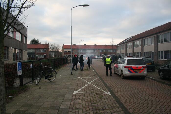 Rommel en vuurtonnen in brand gestoken