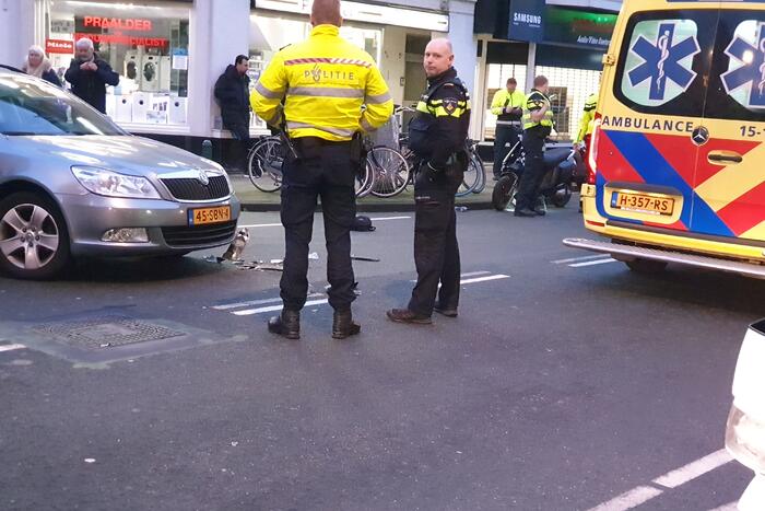 Scooterrijder gewond bij aanrijding met auto