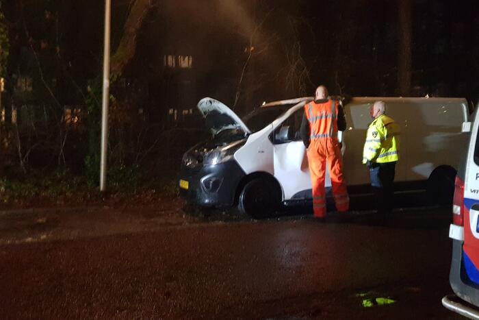 Bestelbus verwoest door brand