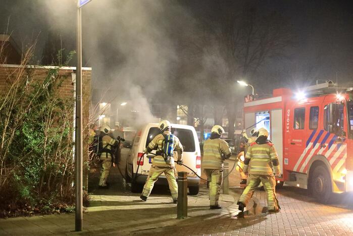 Brand in bestelbus snel onder controle