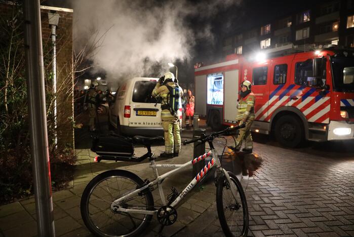 Brand in bestelbus snel onder controle