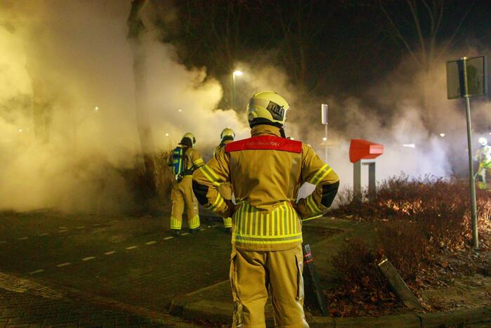 Brand tegen container bij tankstation